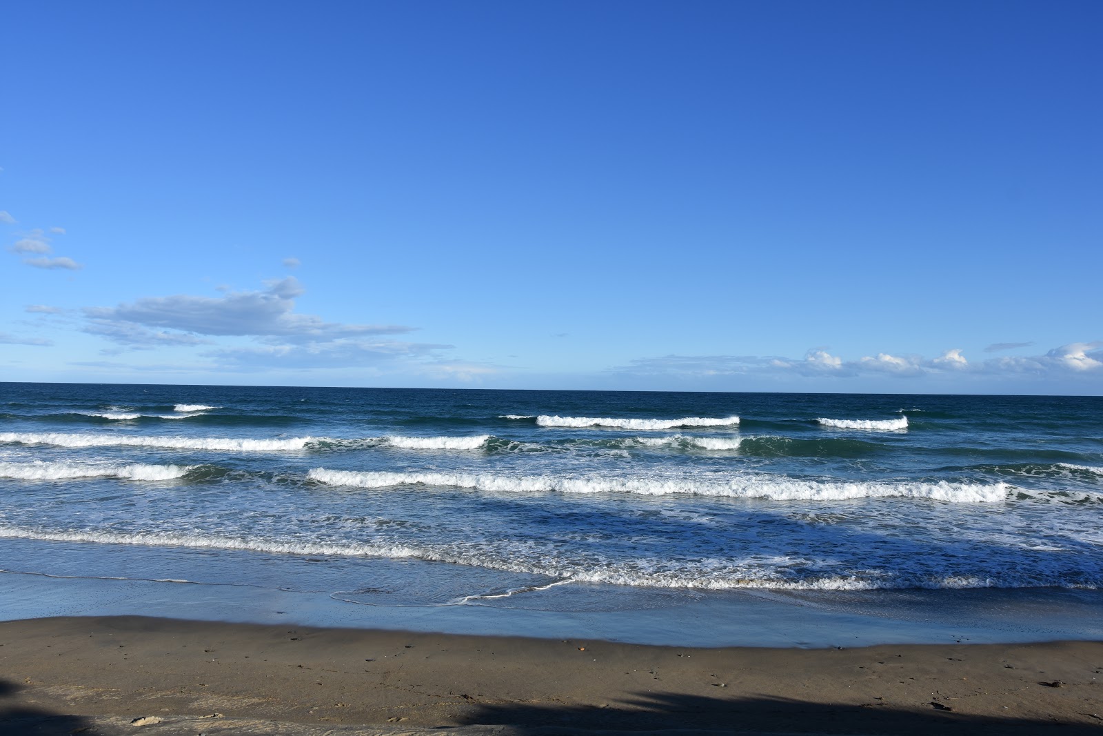 Foto di Katiki Beach con dritto e lungo