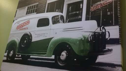 Bakery «Krispy Kreme Doughnuts», reviews and photos, 9870 Liberia Ave, Manassas, VA 20110, USA