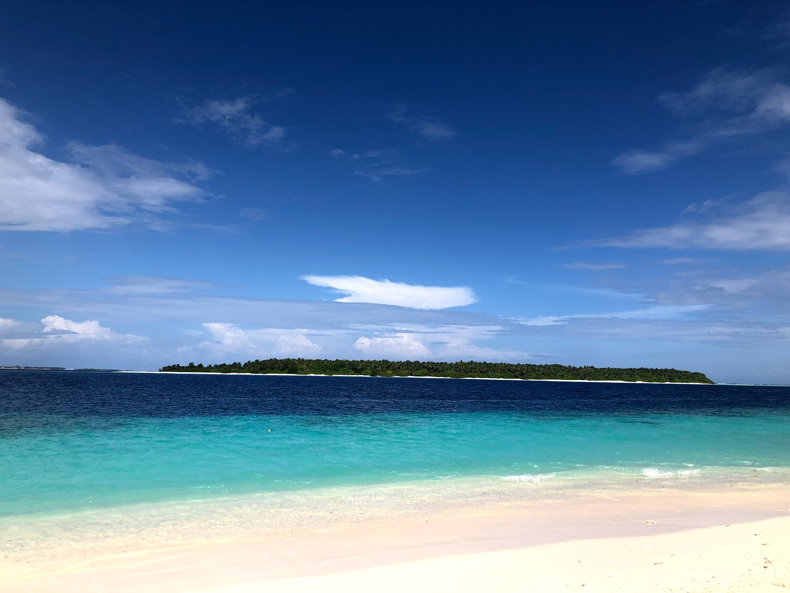 Maalhos Island Beach photo #8