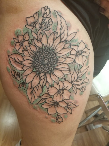 Tattoo Shop «Patriotic Pain Tattoo & Body Piercing», reviews and photos, 5658 William Penn Hwy, Murrysville, PA 15668, USA