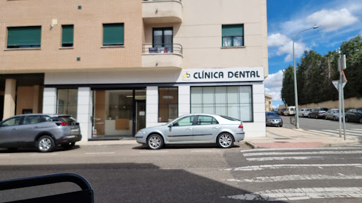 Clínica Dental Polo Bartol en Villares de la Reina, Salamanca