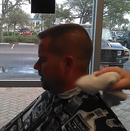 Barber Shop «Harbor Barber & Salon», reviews and photos, 25 Causeway Blvd #6, Clearwater Beach, FL 33767, USA