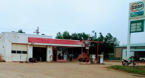 Farmers Co-Op Services Station in Carmen, Oklahoma
