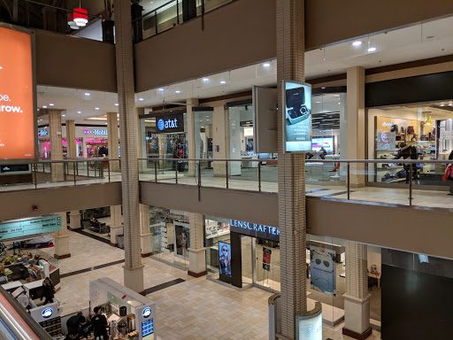 Shopping Mall «Newport Plaza», reviews and photos, 125 Eighteenth St, Jersey City, NJ 07310, USA