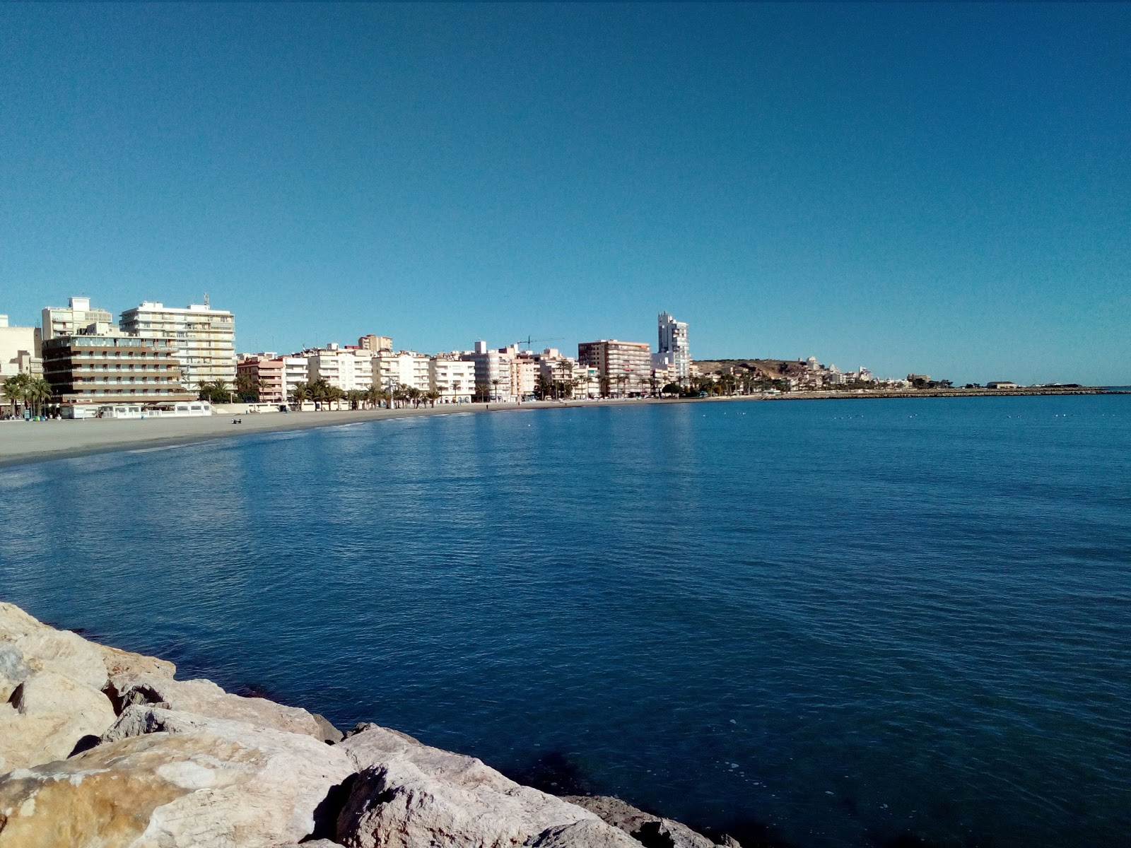Foto di Beach Santa Pola 2 con una superficie del sabbia marrone
