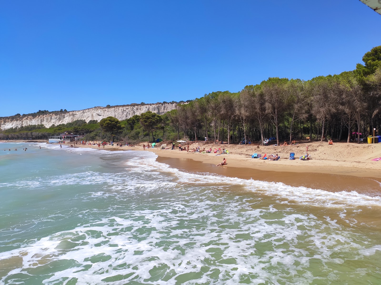 Zdjęcie Spiaggia Di Eraclea Minoa z powierzchnią jasny piasek