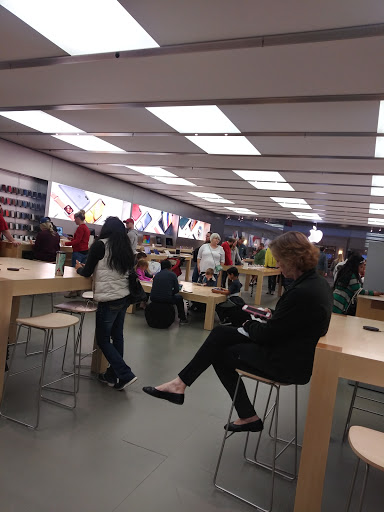 Computer Store «Apple Haywood Mall», reviews and photos, 700 Haywood Rd, Greenville, SC 29607, USA