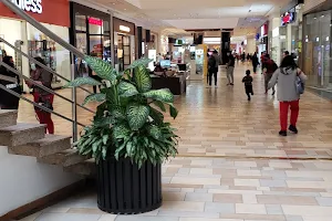 Centro Comercial El Condado image