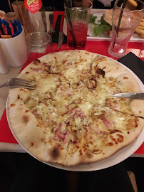 Plats et boissons du Pizzeria Chez Antoine à Sarlat-la-Canéda - n°16