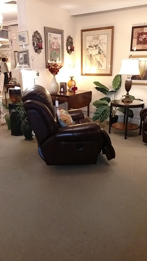 Consignment Shop «What A Find», reviews and photos, 154 Huttleston Ave, Fairhaven, MA 02719, USA