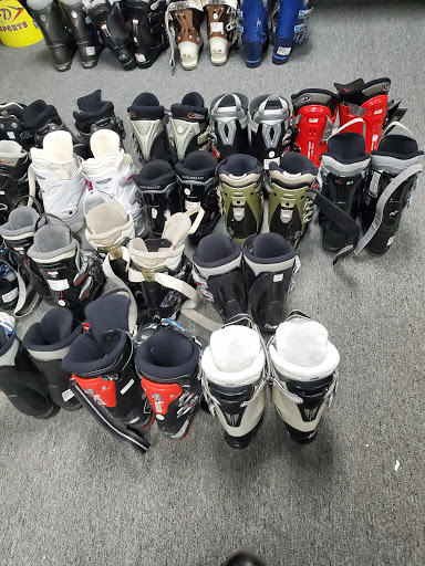 Sporting Goods Store «Play It Again Sports», reviews and photos, 3734 28th St SE, Grand Rapids, MI 49512, USA