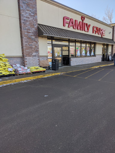 Grocery Store «Family Fare Supermarket», reviews and photos, 425 Main St W, Cannon Falls, MN 55009, USA