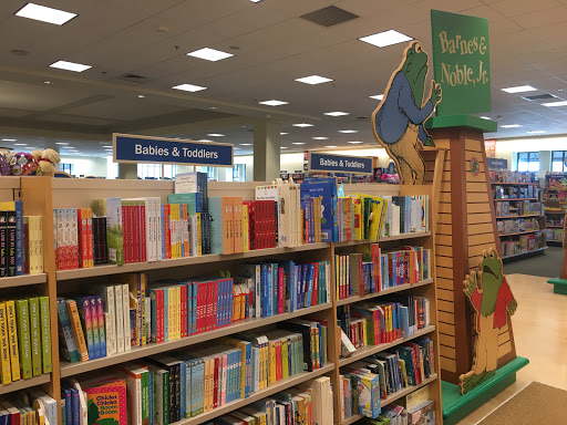 Book Store «Barnes & Noble», reviews and photos, 5755 N Bayshore Dr, Glendale, WI 53217, USA