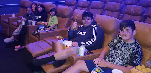 Movie Theater «Cinema 12 Theatre: Classic Cinemas», reviews and photos, 100 L W Besinger Dr, Carpentersville, IL 60110, USA