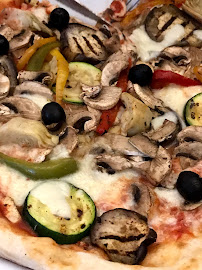 Plats et boissons du Restaurant italien Mezza Luna - Pizzeria Artisanale à Paris - n°8