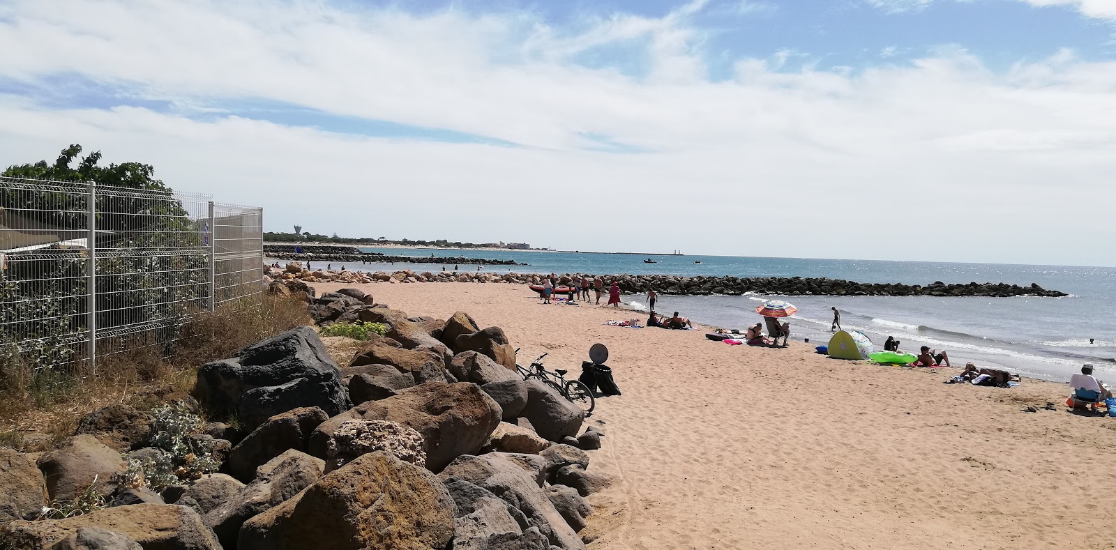 Foto von Vias Strand befindet sich in natürlicher umgebung