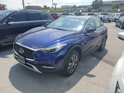 Used Car Dealer «Travers Autoplex», reviews and photos, 18155 Old Hwy 66, Eureka, MO 63025, USA