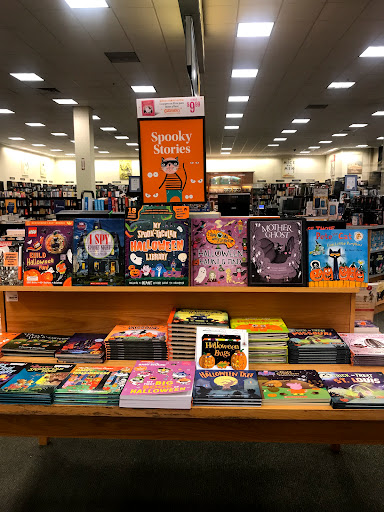Book Store «Barnes & Noble», reviews and photos, 721 Gravois Rd, Fenton, MO 63026, USA