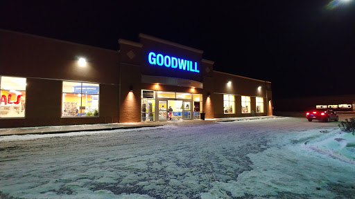 Goodwill - Apple Valley, 7320 153rd St W, Apple Valley, MN 55124, USA, 