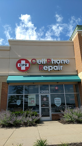Mobile Phone Repair Shop «CPR Cell Phone Repair Coon Rapids», reviews and photos, 12689 Riverdale Blvd #204, Coon Rapids, MN 55448, USA
