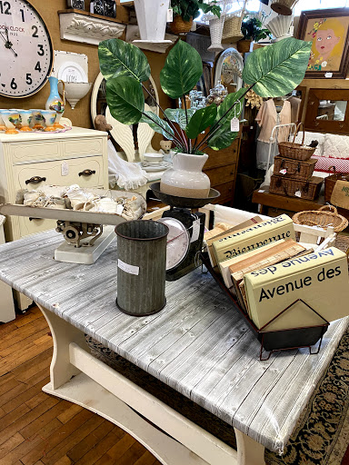 Home Goods Store «Olde Factory», reviews and photos, 139 S Hanover St, Hummelstown, PA 17036, USA