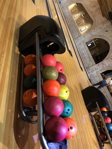 Bowling Alley «Bowl & Barrel», reviews and photos, 17619 La Cantera Pkwy Ste 102, San Antonio, TX 78257, USA