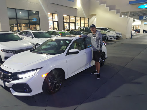 Honda Dealer «Hardin Honda», reviews and photos, 1381 S Auto Center Dr, Anaheim, CA 92806, USA