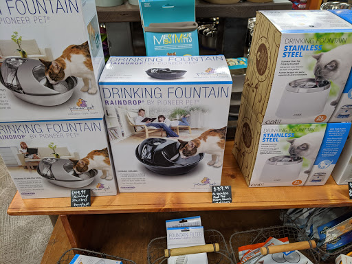 Pet Supply Store «Mud Bay», reviews and photos, 2410 Harrison Ave NW, Olympia, WA 98502, USA