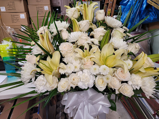 Florist «FLOWERS & GIFTS IN HAUPPAUGE/OAKDALE FLOWERS», reviews and photos, 110 Motor Pkwy, Hauppauge, NY 11788, USA