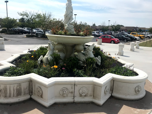 Movie Theater «B&B Theatres Overland Park 16», reviews and photos, 8601 W 135th St, Overland Park, KS 66223, USA