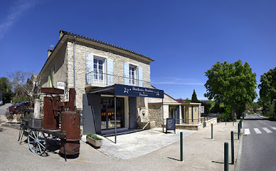 Boutique-Musée Distilleries et Domaines de Provence - Pastis Henri Bardouin à Forcalquier