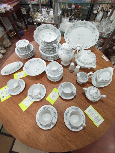 Antique Store «Hidden Talent Gifts & Antiques», reviews and photos, 400 S Main St, McGregor, TX 76657, USA