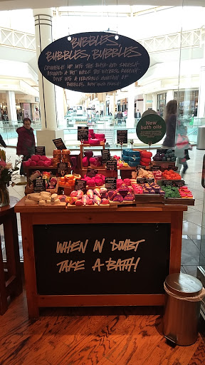 Cosmetics Store «Lush Cosmetics», reviews and photos, 99 Rockingham Park Blvd, Salem, NH 03079, USA