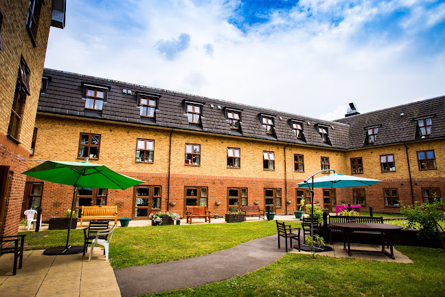 Reviews of Heathlands Care Home in London - Retirement home