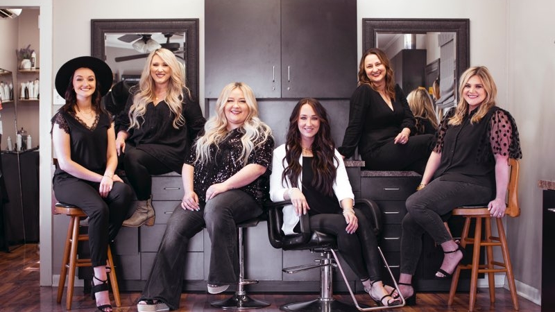 Salon Moxie 70301