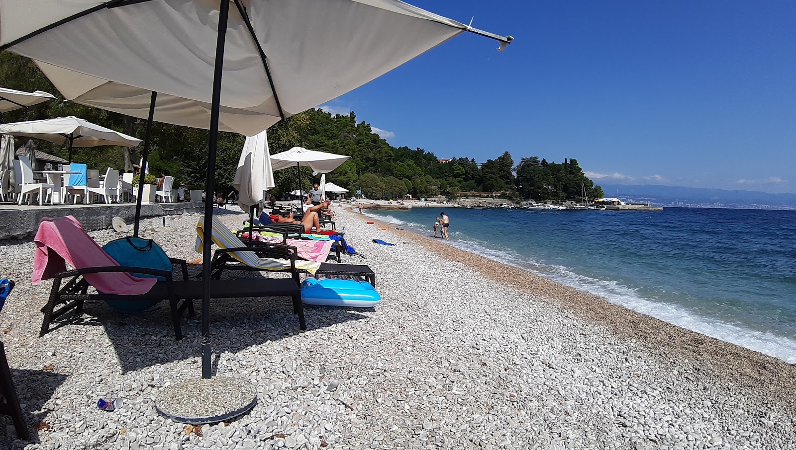 Foto van Medveja Strand met turquoise puur water oppervlakte