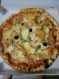 Plats et boissons du Pizzas à emporter Marinella Pizza Aulnat - n°2