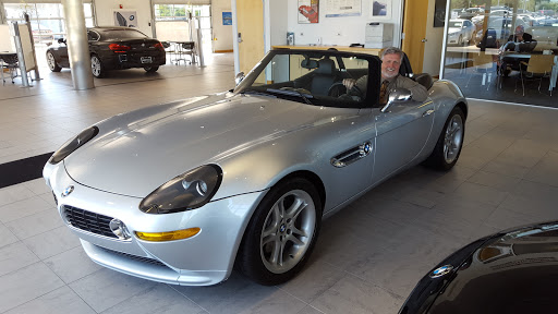 BMW Dealer «BMW of Milwaukee North», reviews and photos, 5990 N Green Bay Ave, Glendale, WI 53209, USA