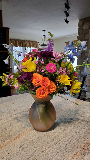 Flowers By Dewey, 140 S Main St, Martinsville, IN 46151, USA, 