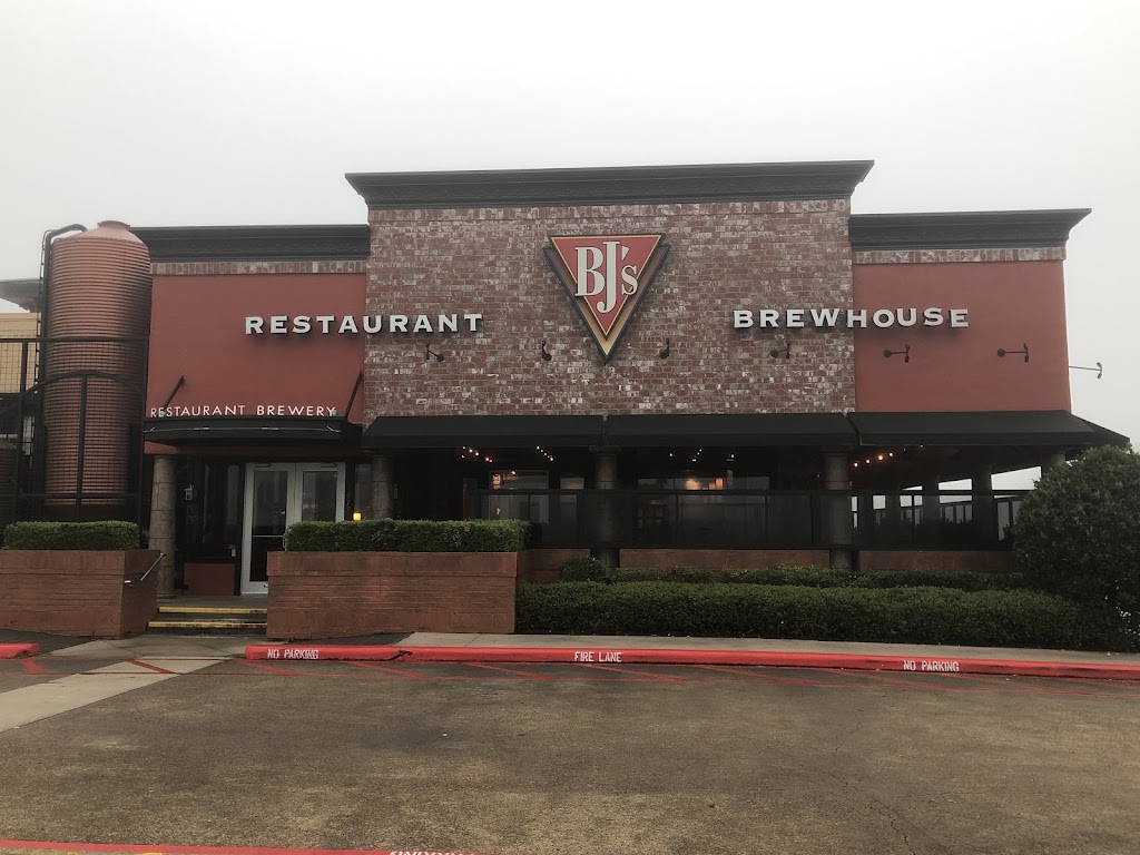 BJ's Restaurant & Brewhouse 77598