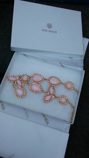 Department Store «Von Maur», reviews and photos, 115 Iowa River Landing Pl, Coralville, IA 52241, USA