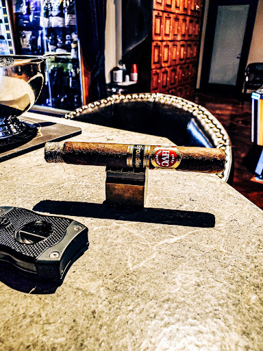 Tobacco Shop «Tobacco Town», reviews and photos, 17108 Fort St, Riverview, MI 48193, USA