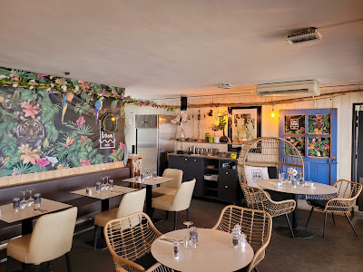 Le Petit Bain - Restaurant & plage Hyères à Hyères