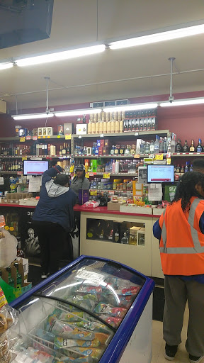 Liquor Store «I & S Wine And Spirits», reviews and photos, 1025 W 63rd St, Chicago, IL 60621, USA