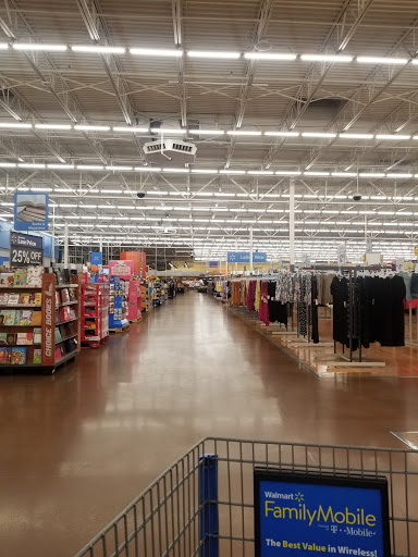 Department Store «Walmart Supercenter», reviews and photos, 2345 Happy Valley Rd, Glasgow, KY 42141, USA