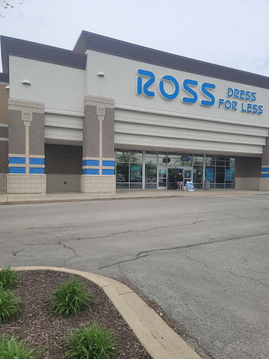 Clothing Store «Ross Dress for Less», reviews and photos, 484 Randall Rd, South Elgin, IL 60177, USA