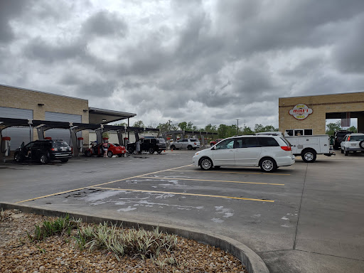 Mike and mike carwash en Sulphur