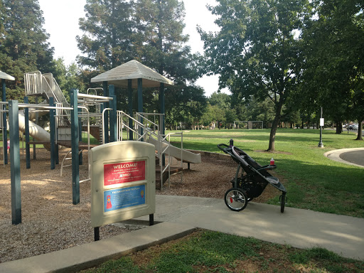 Park «Glancy Oaks Park», reviews and photos, 5292 Glancy Dr, Carmichael, CA 95608, USA