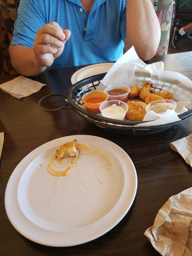 Pizza Restaurant «Round Table Pizza», reviews and photos, 1180 El Camino Ave #116, Corona, CA 92879, USA