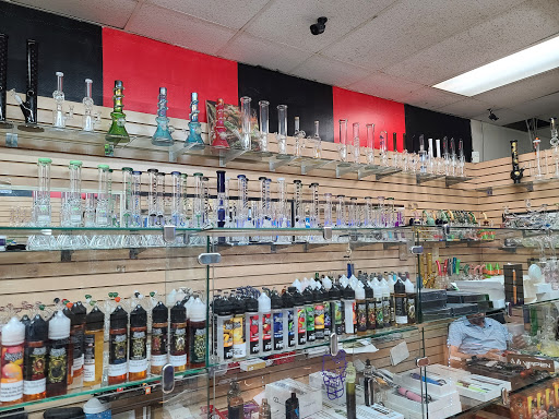 Tobacco Shop «Eric Smoke Shop», reviews and photos, 2270 N 75th Ave, Phoenix, AZ 85035, USA